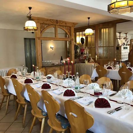 Landgasthof Loewen بيت ضيافة *