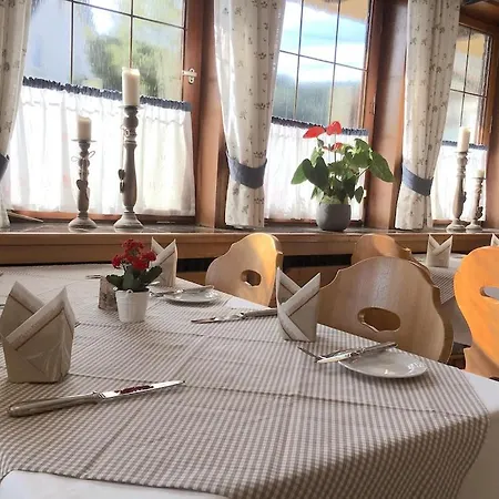 بيت ضيافة Landgasthof Loewen *