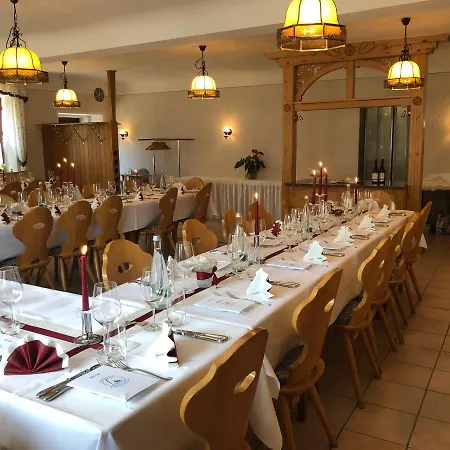 بيت ضيافة Landgasthof Loewen *